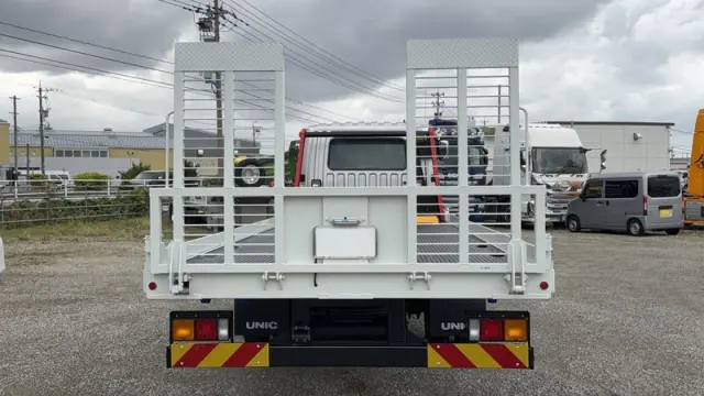 三菱 ファイター 2KG-FK62F(2WD)の写真5