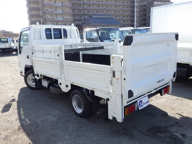 いすゞ エルフ TRG-NHR85A(2WD)の写真2