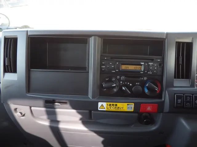 いすゞ エルフ TRG-NHR85A(2WD)の写真10