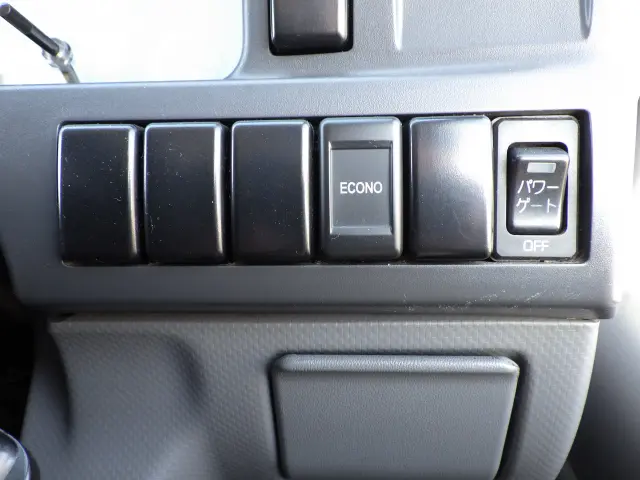 いすゞ エルフ TRG-NHR85A(2WD)の写真14