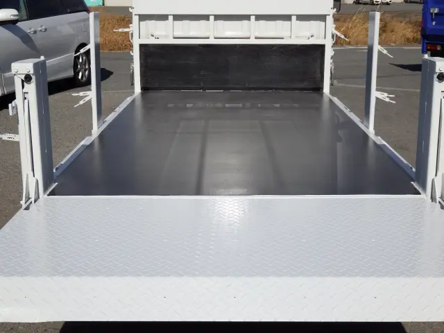 いすゞ エルフ TRG-NHR85A(2WD)の写真22