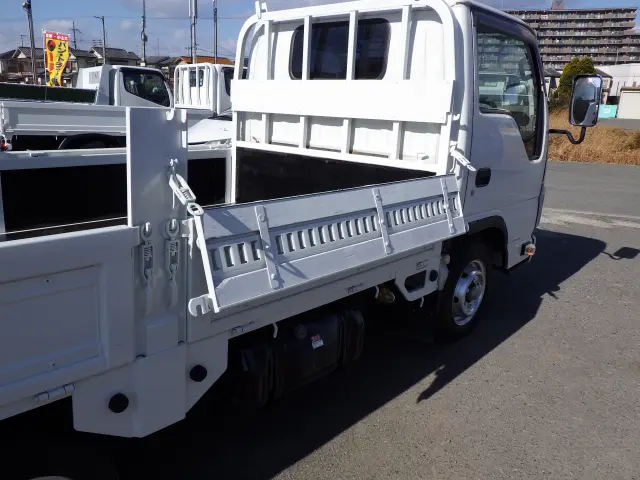 いすゞ エルフ TRG-NHR85A(2WD)の写真24