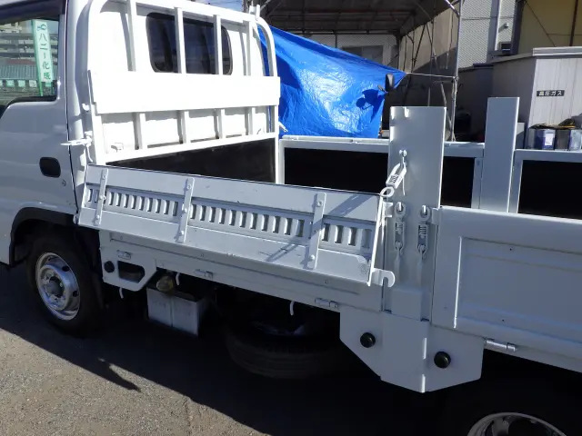 いすゞ エルフ TRG-NHR85A(2WD)の写真25