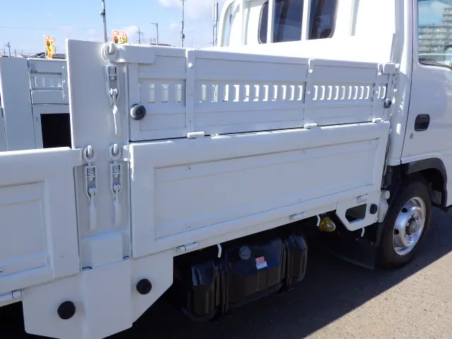 いすゞ エルフ TRG-NHR85A(2WD)の写真26