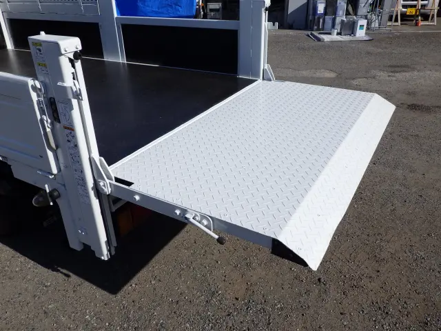 いすゞ エルフ TRG-NHR85A(2WD)の写真29