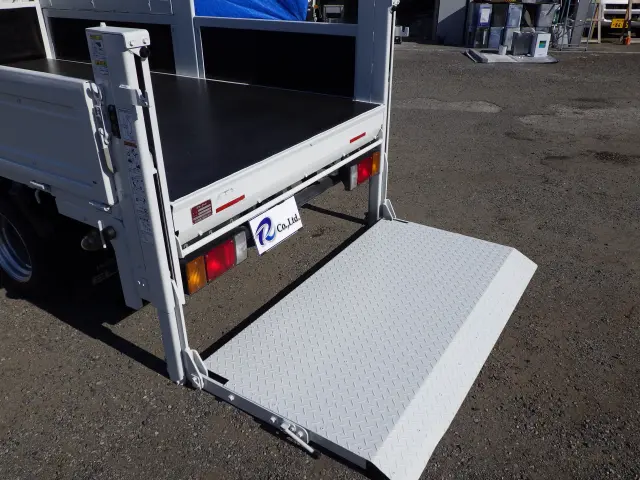 いすゞ エルフ TRG-NHR85A(2WD)の写真30