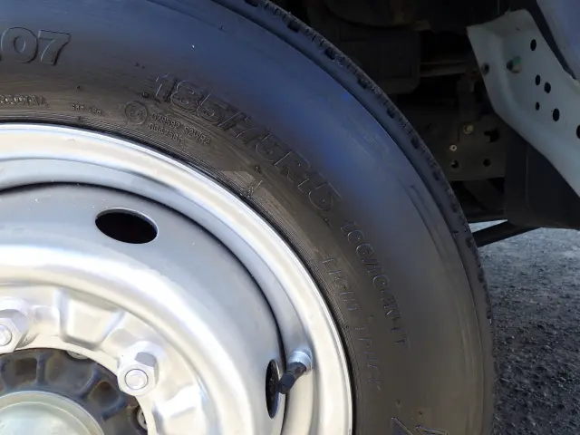 いすゞ エルフ TRG-NHR85A(2WD)の写真37