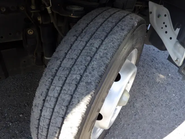 いすゞ エルフ TRG-NHR85A(2WD)の写真38