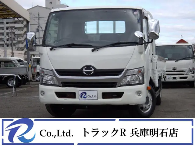 平ボディー　全低床　積載量3.5ｔ　車両総重量6805㎏　ワイド　ロング　荷台床鉄板張り　荷台地上高約93㎝　アオリ開閉補助装置　アオリロープ穴3対　坂道発進補助装置　1ナンバー　6速MT|日野 デュトロ TKG-XZU710M(2WD)の写真1