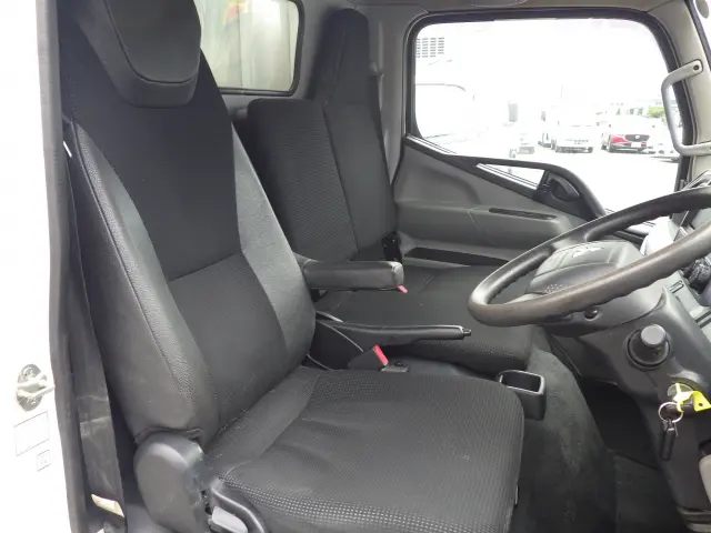 三菱 キャンター TPG-FBA50(2WD)の写真7