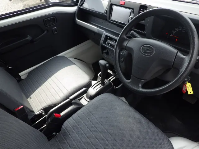 ダイハツ ハイゼットトラック EBD-S500P(2WD)の写真6