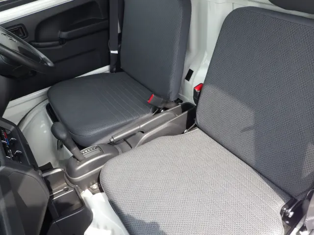 ダイハツ ハイゼットトラック EBD-S500P(2WD)の写真8