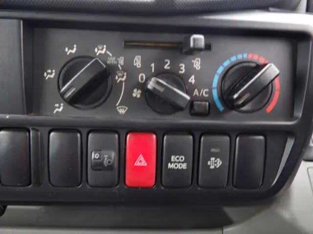 トヨタ ダイナ TKG-XZU605(2WD)の写真11