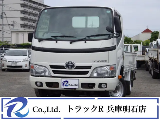 積載量１４５０㎏　車両総重量３４０５㎏　低床　３方開　荷台内寸　３１０×１６０×３８　車両外寸　４６９×１６９×１９８　荷台地上高約７４㎝　荷台床板張り　フォグ　４ナンバー　５速ＭＴ|トヨタ トヨエース QDF-KDY231(2WD)の写真1