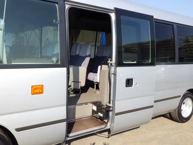 トヨタ コースター SDG-XZB50(2WD)の写真28