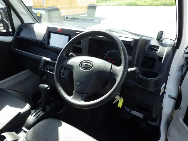 ダイハツ ハイゼットトラック EBD-S500P(2WD)の写真6