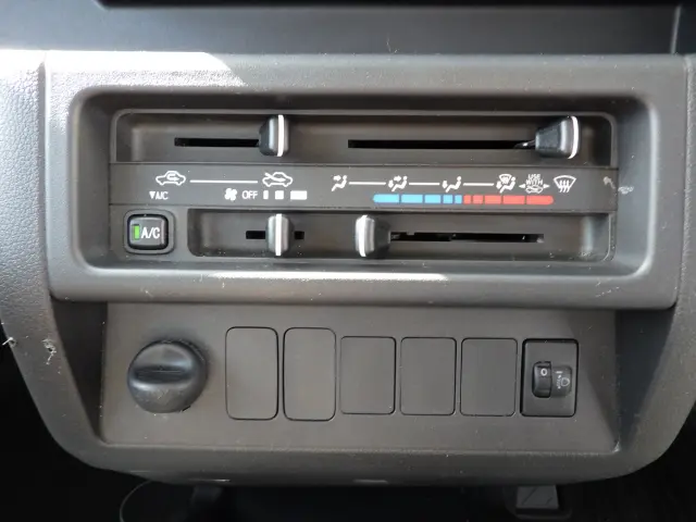 ダイハツ ハイゼットトラック EBD-S500P(2WD)の写真12