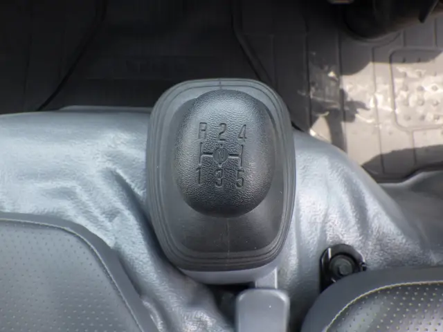 日産 アトラス 2RG-AHR88A(2WD)の写真13