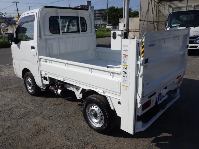 ダイハツ ハイゼットトラック EBD-S500P(2WD)の写真2