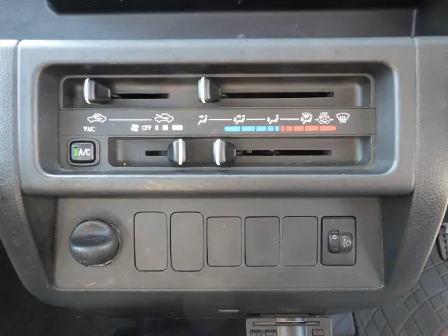 ダイハツ ハイゼットトラック EBD-S500P(2WD)の写真11