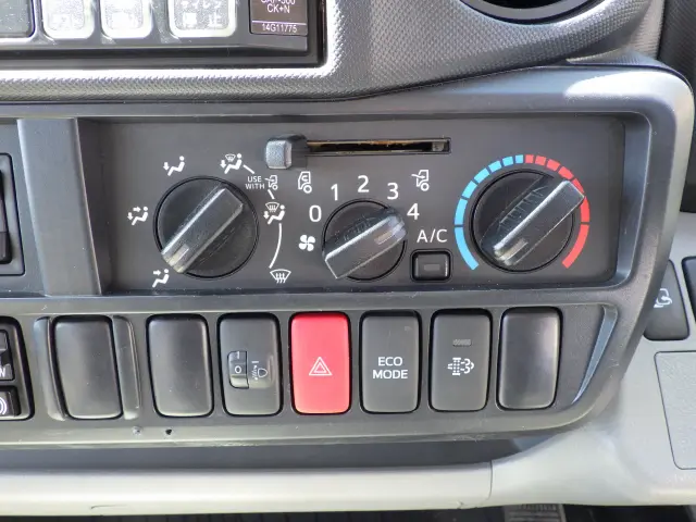 トヨタ ダイナ TKG-XZU605(2WD)の写真16