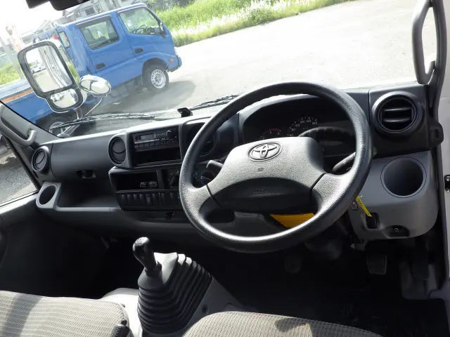 トヨタ ダイナ TKG-XZU605(2WD)の写真6