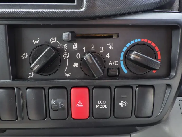 トヨタ ダイナ TKG-XZU605(2WD)の写真11