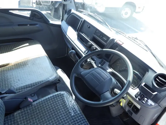 三菱 キャンター TKG-FBA50(2WD)の写真6