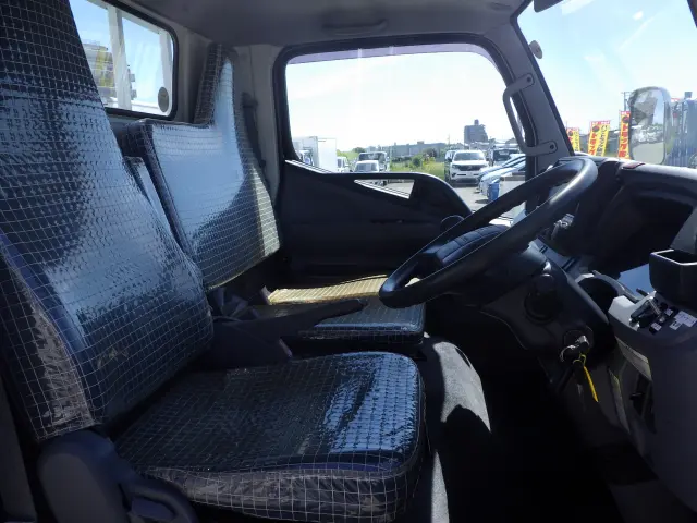 三菱 キャンター TKG-FBA50(2WD)の写真7