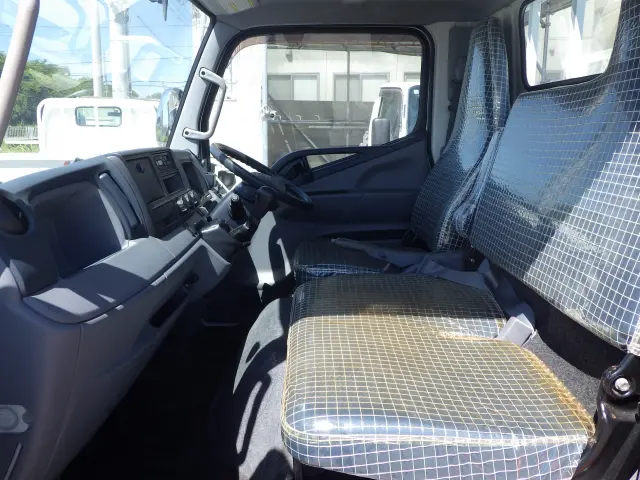 三菱 キャンター TKG-FBA50(2WD)の写真8