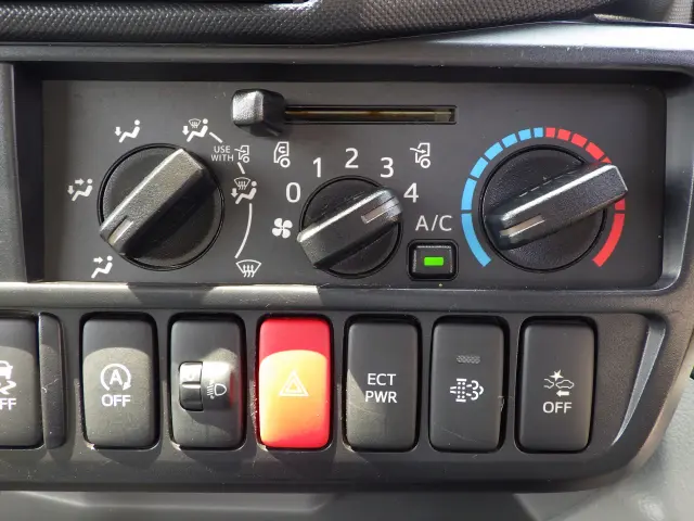 トヨタ ダイナ TPG-XZU605(2WD)の写真11