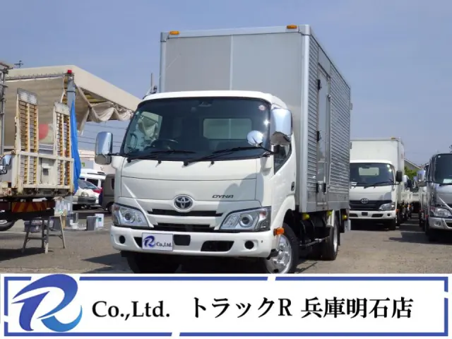 積載量２０００kg　車両総重量５５７５kg　垂直式スライドリフト　昇降能力６００kg　荷室内寸４４９×１７８×２０５　車両外寸６３５×１９２×２９８　ゲート寸法約１１１×１６８㎝　荷台地上高約８８cm|トヨタ ダイナ 2RG-XZU655(2WD)の写真1