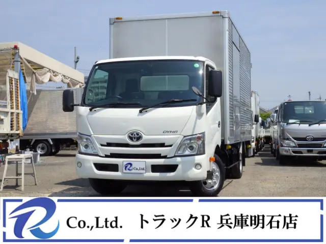 積載量２９５０㎏　車両総重量６９７５㎏　垂直式スライドリフト　昇降能力６００㎏　荷台内室４５０×２０８×２１６　車両外寸６５７×２２１×３１１　ゲート寸法約１１０×１９０㎝　荷台地上高約９０㎝　全低床|トヨタ ダイナ 2RG-XZU712(2WD)の写真1