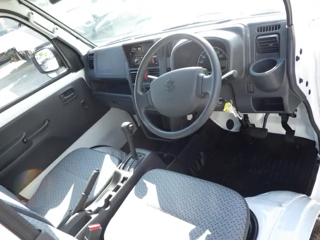 スズキ キャリイ ３BD-DA16T(2WD)の写真6
