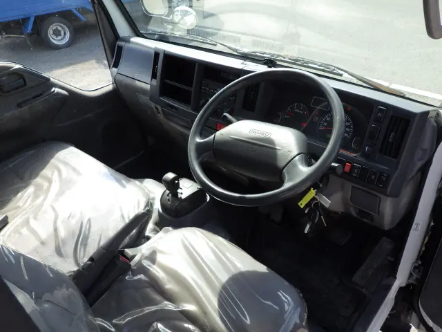 いすゞ エルフ TKG-NKR85A(2WD)の写真6