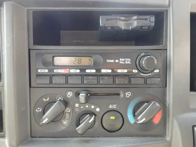 いすゞ エルフ TKG-NKR85A(2WD)の写真10