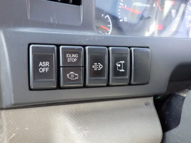 いすゞ エルフ TKG-NKR85A(2WD)の写真13