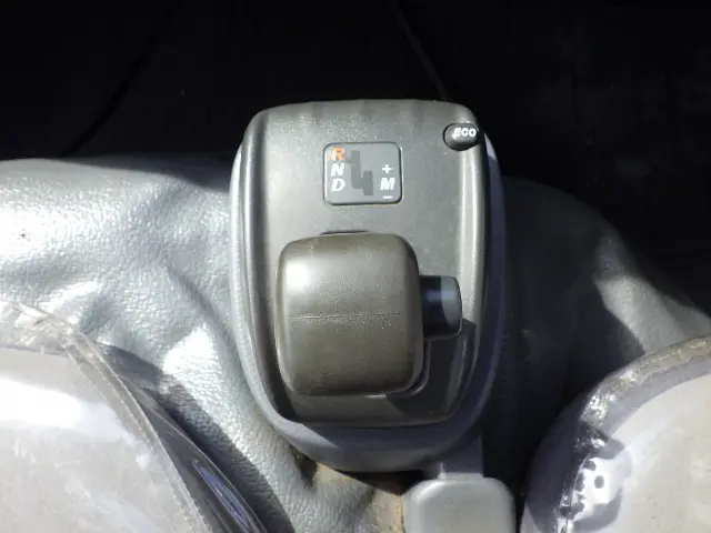 いすゞ エルフ TKG-NKR85A(2WD)の写真16