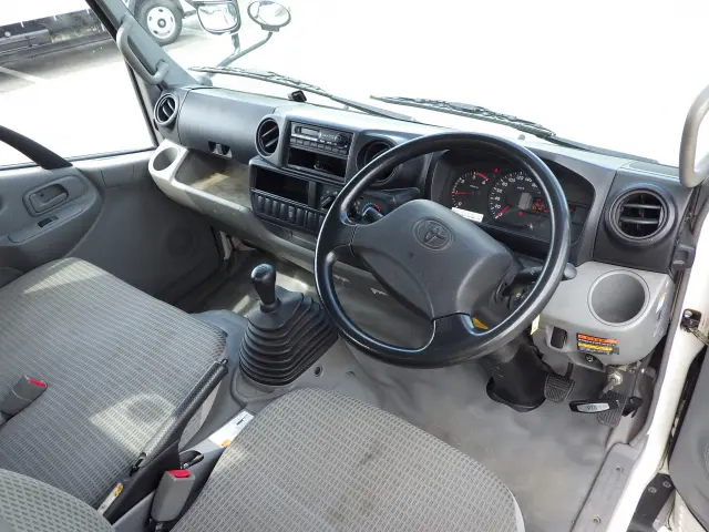 トヨタ ダイナ SKG-XZU650(2WD)の写真6