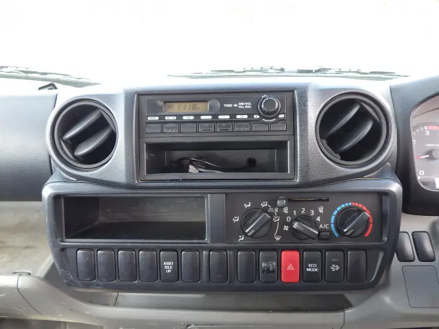 トヨタ ダイナ SKG-XZU650(2WD)の写真9