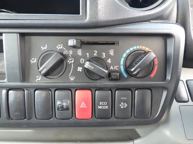 トヨタ ダイナ SKG-XZU650(2WD)の写真11