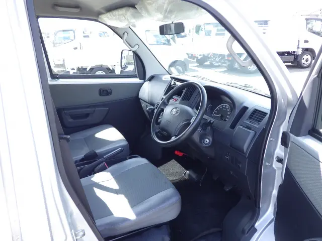 トヨタ タウンエーストラック DBF-S402U(2WD)の写真6