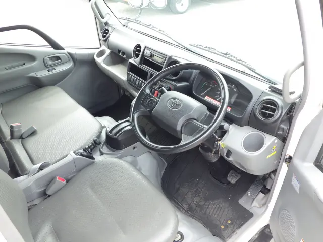 トヨタ ダイナ 2RG-XZU605(2WD)の写真6