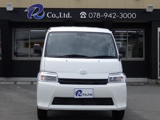 トヨタ タウンエースバン 5BF-S403M(2WD)の写真2