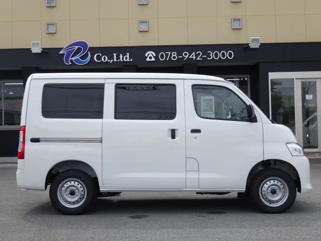 トヨタ タウンエースバン 5BF-S403M(2WD)の写真5