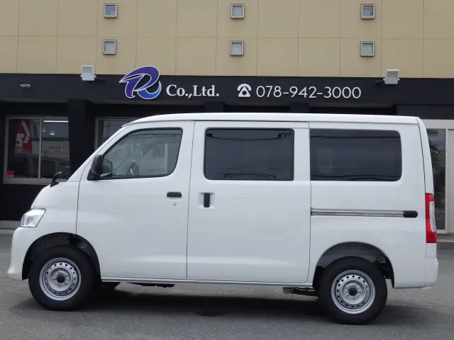 トヨタ タウンエースバン 5BF-S403M(2WD)の写真6