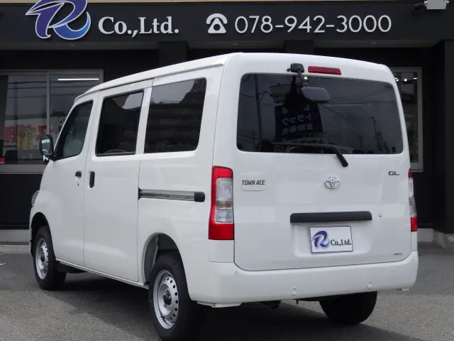 トヨタ タウンエースバン 5BF-S403M(2WD)の写真7