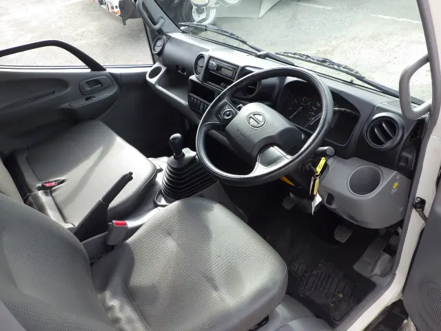 日野 デュトロ 2RG-XZU605M(2WD)の写真6