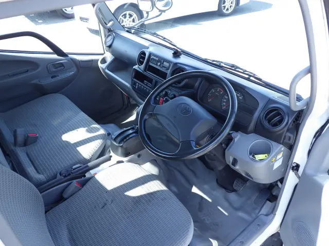 トヨタ ダイナ TPG-XZU605(2WD)の写真6