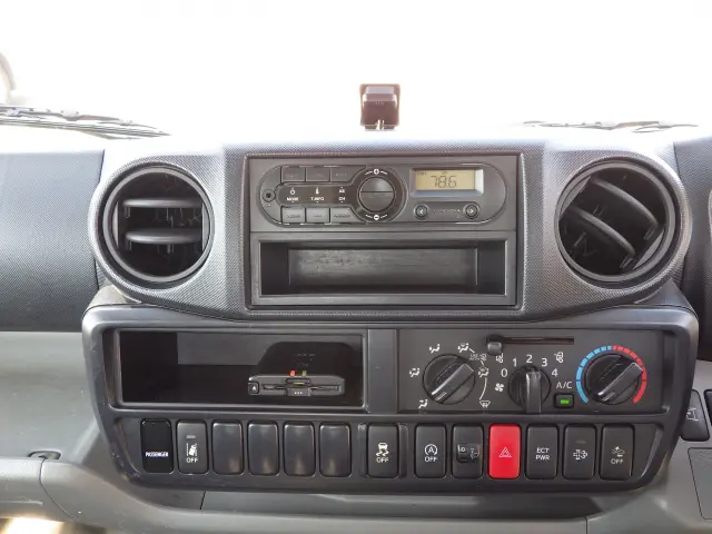 トヨタ ダイナ TPG-XZU605(2WD)の写真9